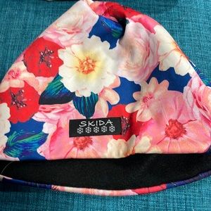 Women Skida fleece lined hat